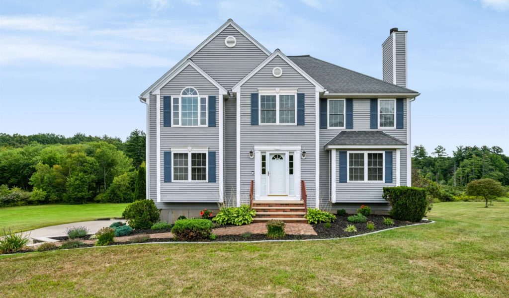 4 Day Break Drive Plaistow, NH 03865 Home for sale in Plaistow, NH 03865