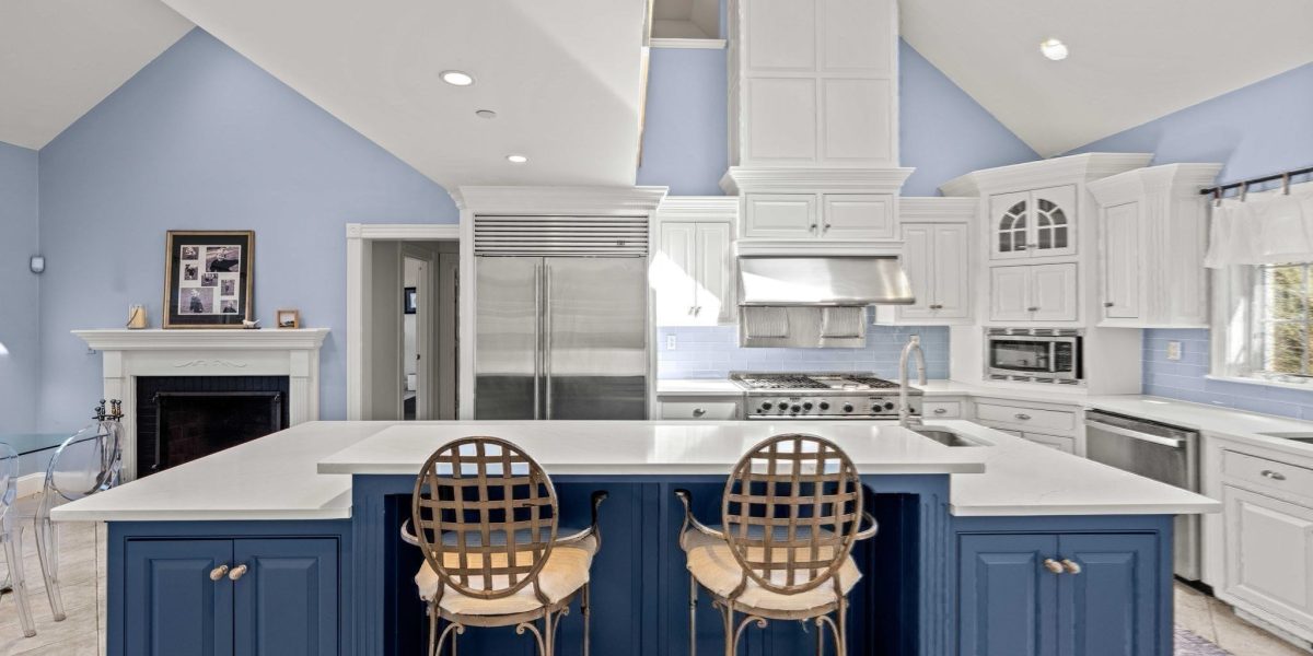 1 Gussett Rd Wenham, MA 01984 1 Gussett Rd Wenham, MA 01984
