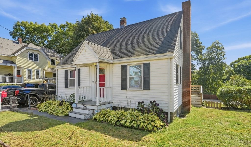 300 Parkland Ave Lynn, MA 01905 300 Parkland Ave Lynn, MA 01905