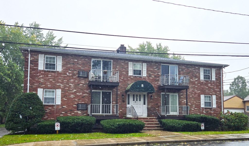 6-8 Broadway Ave # 8 Ipswich, MA 01938 6-8 Broadway Ave # 8 Ipswich, MA 01938