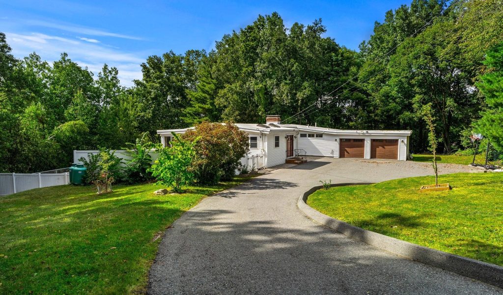 42 Farview Ave Shrewsbury, MA 01545 42 Farview Ave Shrewsbury, MA 01545